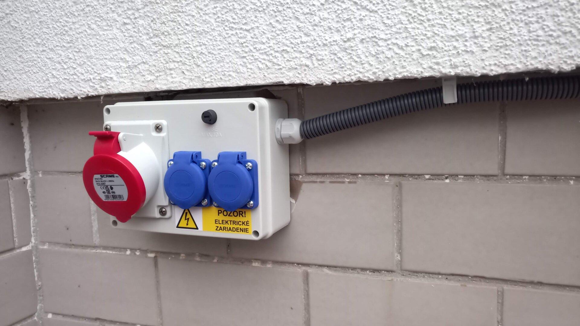 Montáž trojfázovej zásuvky | Sliač | Electric-mont
