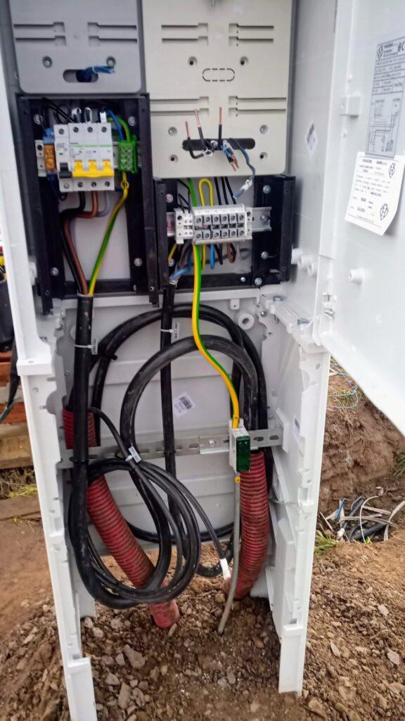 Montáž elektrickej prípojky | Stožok | Electric-mont